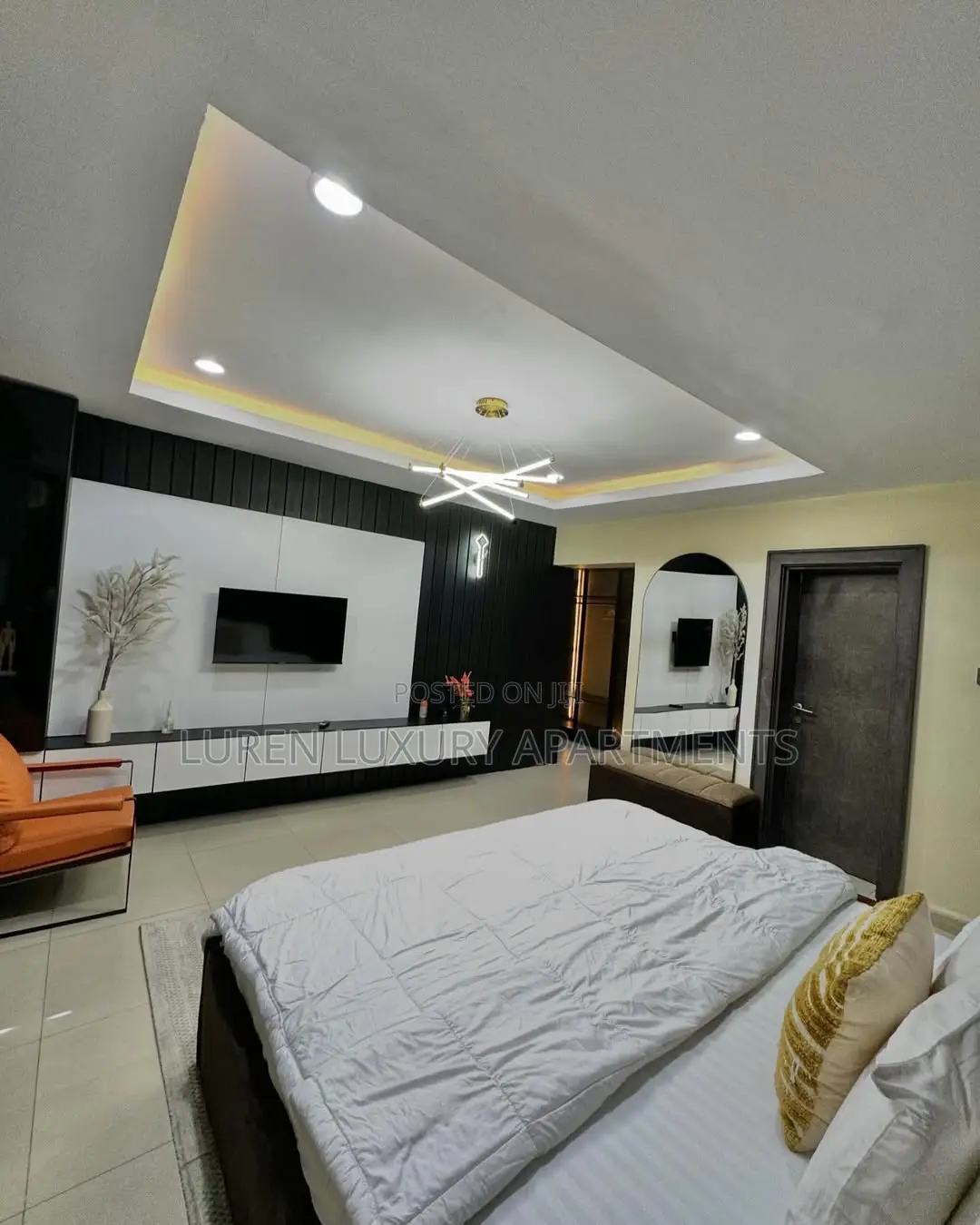 3 Bedroom Apartment With Ps5 in Jahi