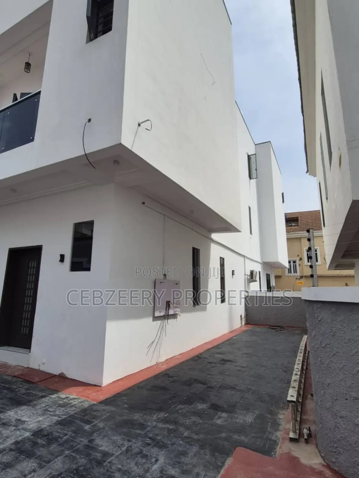 5bdrm Duplex in GRA Phase 2 Shangisha for rent in GRA Phase 2 Shangisha