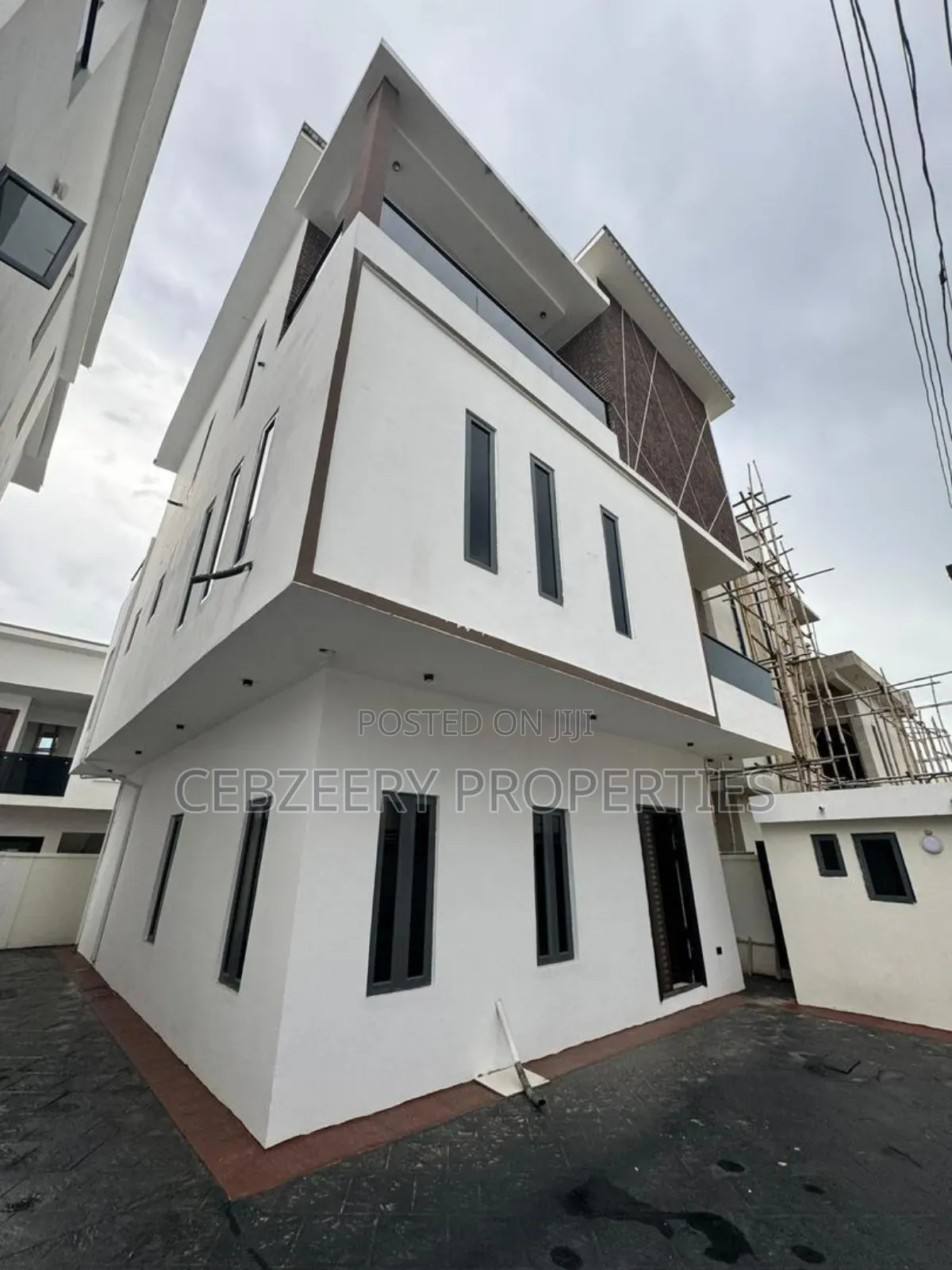 5bdrm Duplex in GRA Phase 2 Shangisha for rent in GRA Phase 2 Shangisha