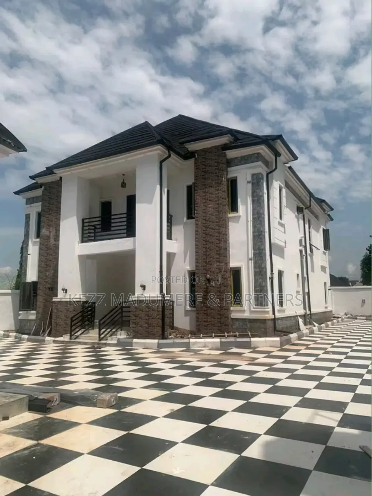 6bdrm Duplex in Works Layout, Owerri for sale in Owerri