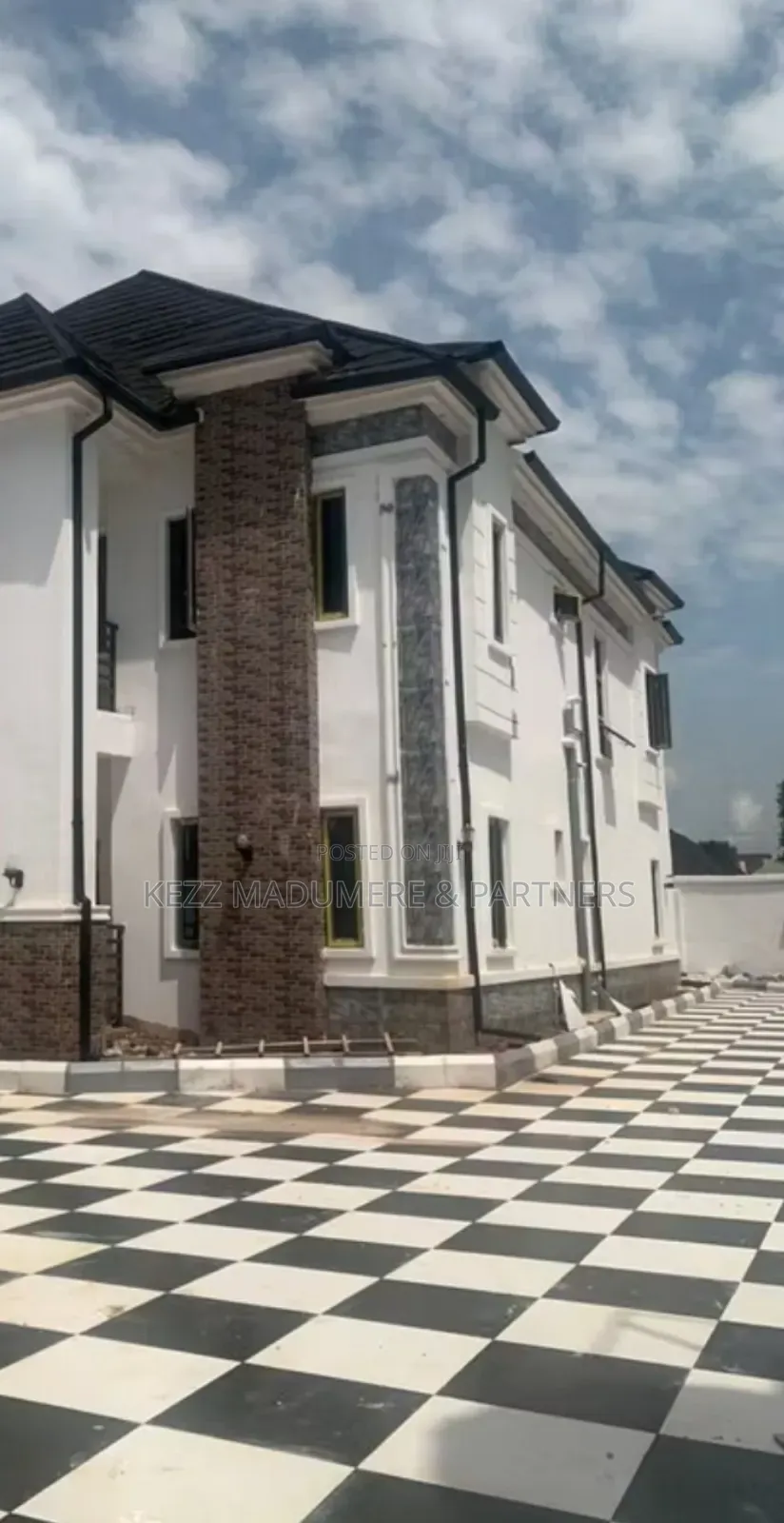 6bdrm Duplex in Works Layout, Owerri for sale in Owerri