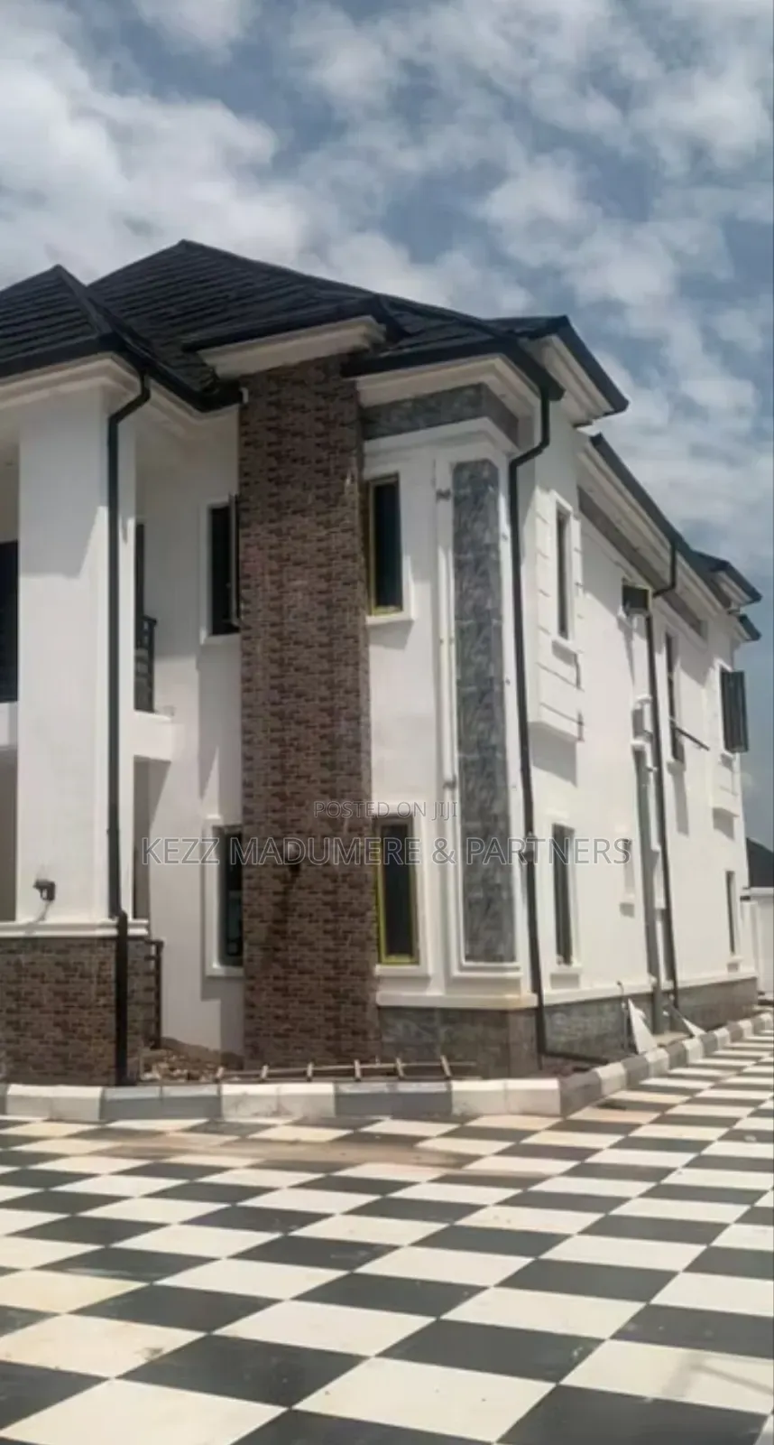 6bdrm Duplex in Works Layout, Owerri for sale in Owerri