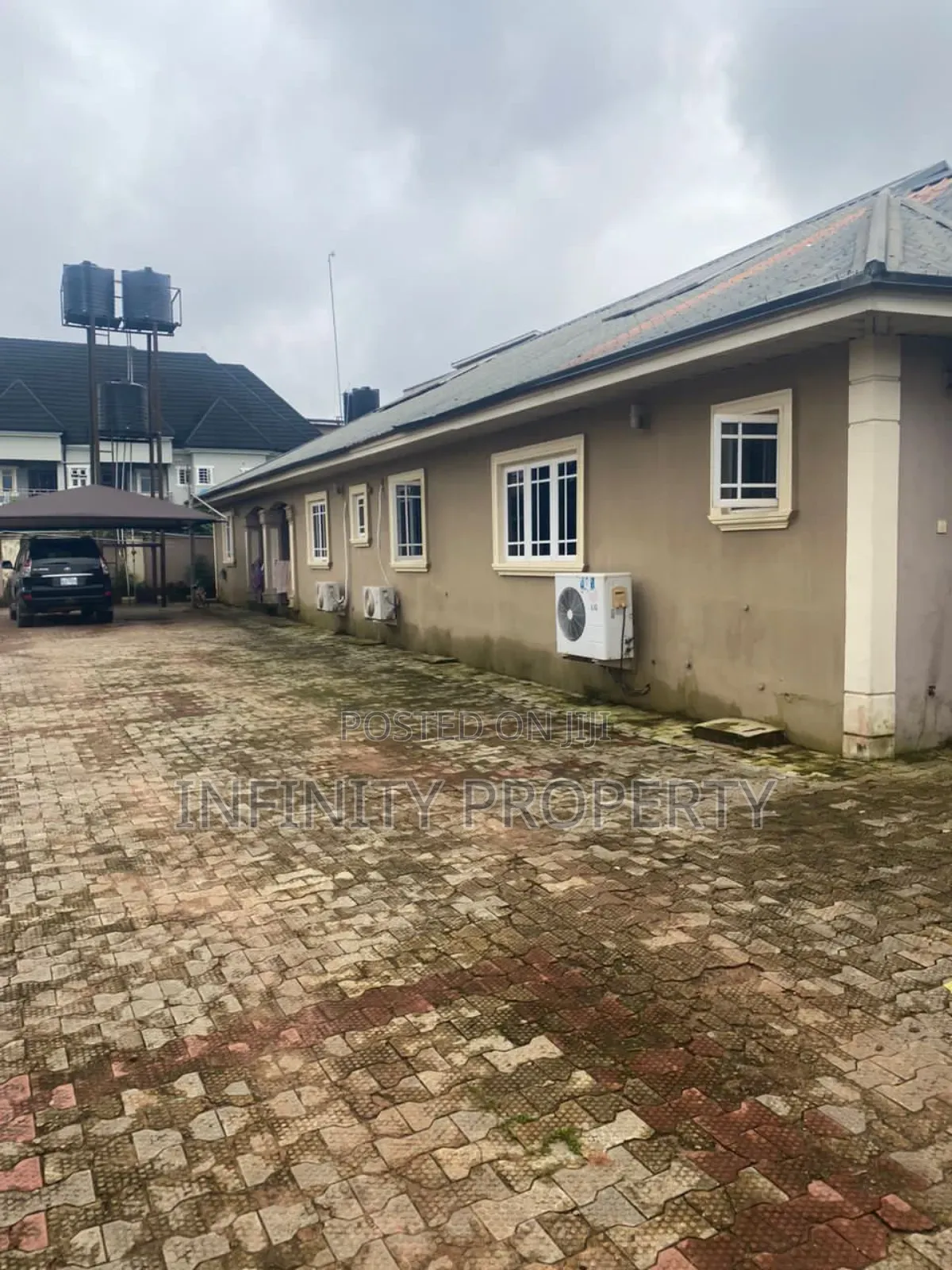 3bdrm Block of Flats in Ugbor, Benin City for sale in Benin City