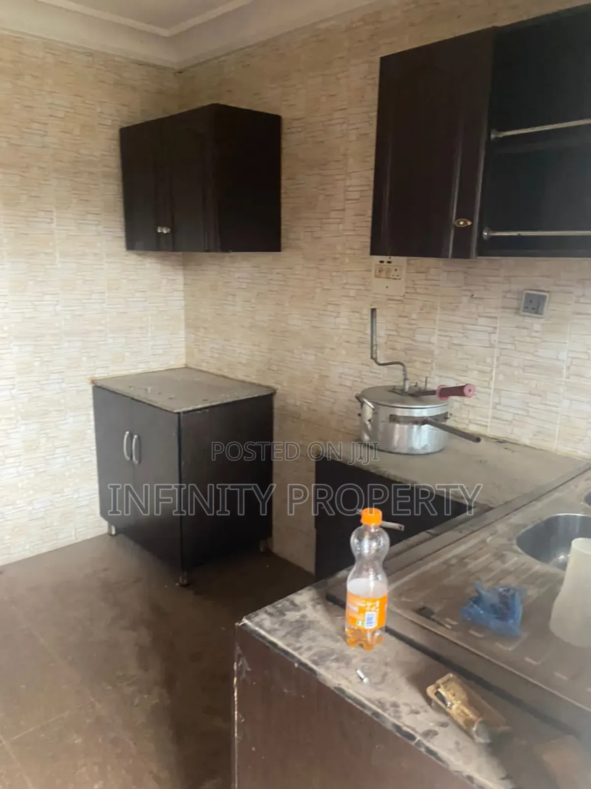 3bdrm Block of Flats in Ugbor, Benin City for sale in Benin City