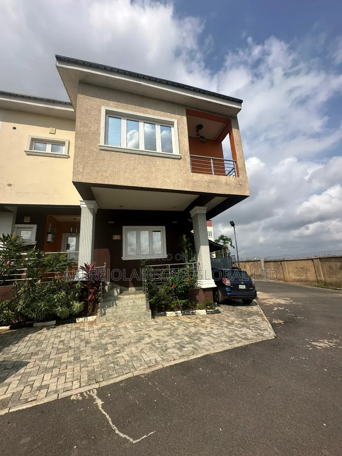 4bdrm Duplex in Paradise 1 Lifecamp for sale in Life Camp