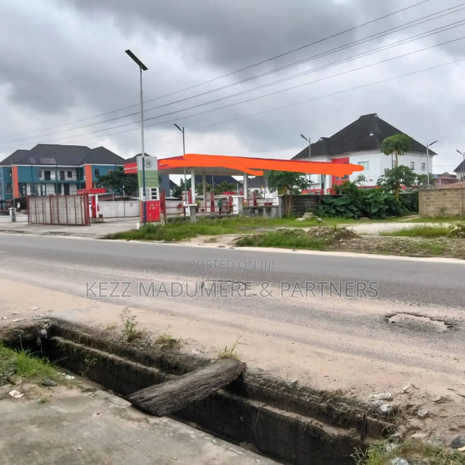 For Sale : A 10 Pumps Filling Station, Off Int'l Airport Rd in Port-Harcourt
