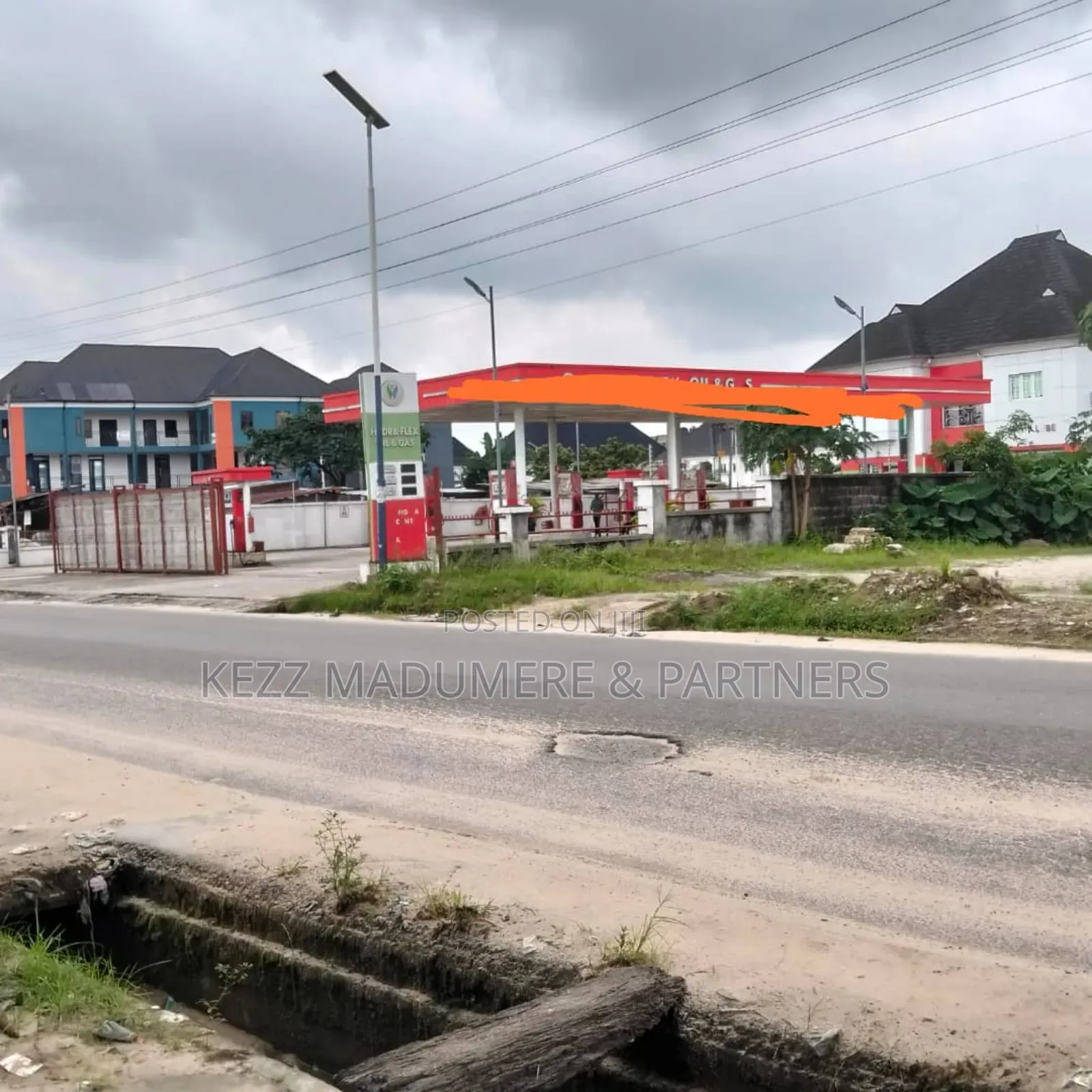 For Sale : A 10 Pumps Filling Station, Off Int'l Airport Rd in Port-Harcourt