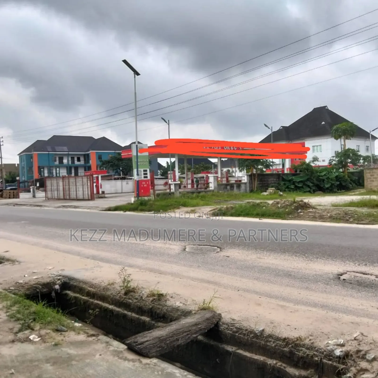 For Sale : A 10 Pumps Filling Station, Off Int'l Airport Rd in Port-Harcourt