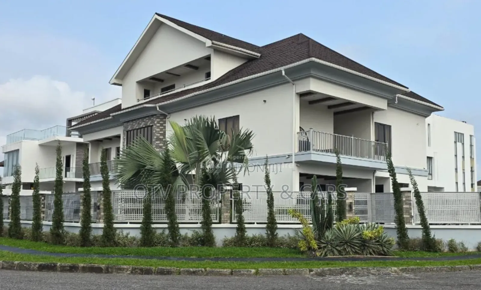 Furnished 5bdrm Duplex in Lekki for sale in Lekki