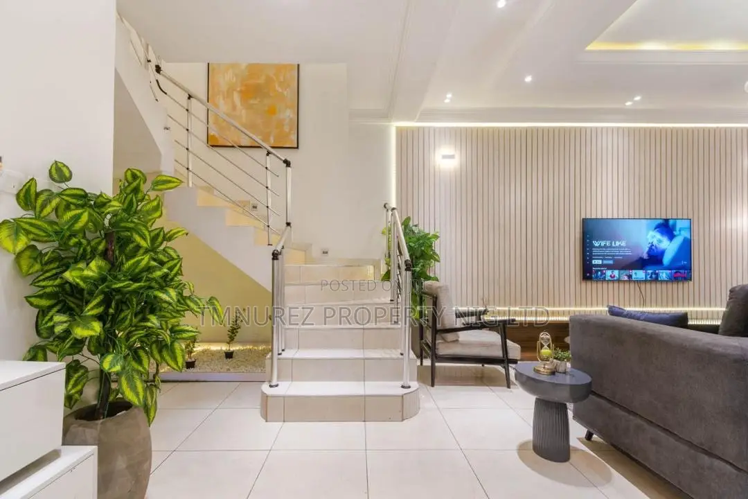 Furnished 4bdrm Duplex in Chevron for rent in Chevron