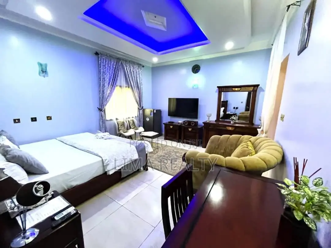 5 Bed Pool Self Compound for Parties and Normal Stay in Dawaki