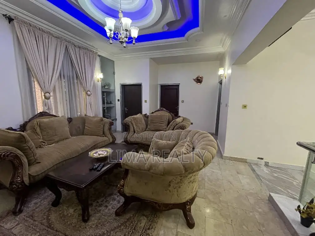 5 Bed Pool Self Compound for Parties and Normal Stay in Dawaki