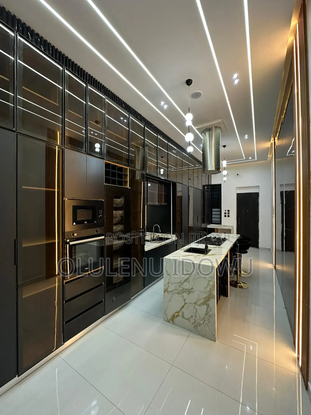Furnished 5bdrm Duplex in Chevron for sale in Chevron