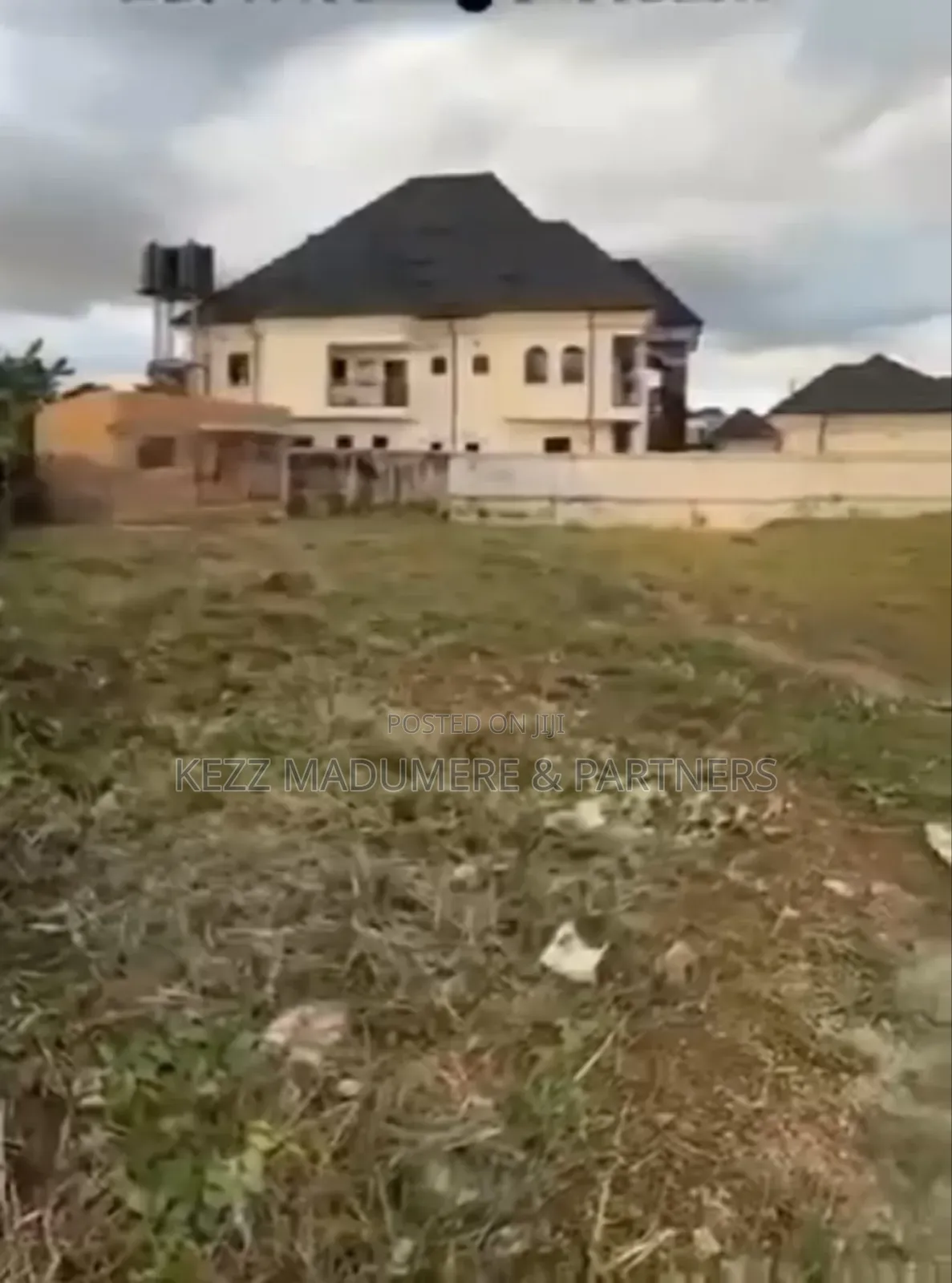 For Sale : 800 Sqmts Land At Wtc Estate Enugu. in Enugu
