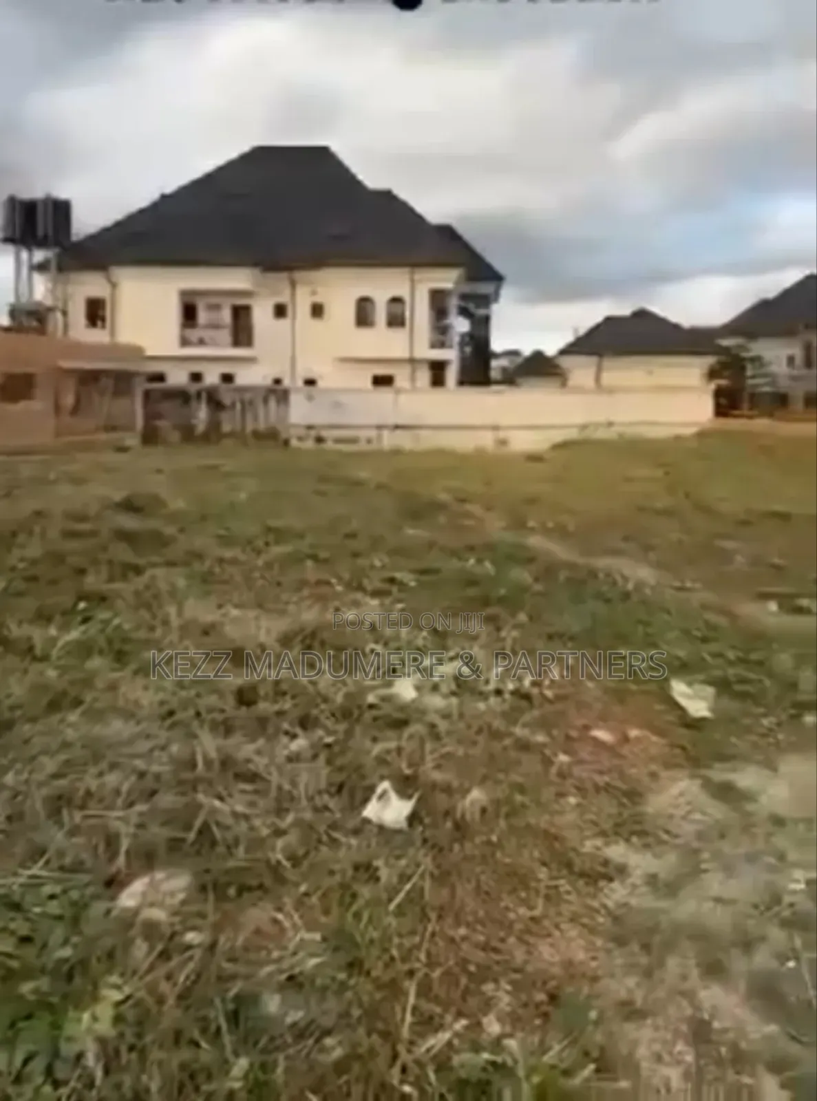 For Sale : 800 Sqmts Land At Wtc Estate Enugu. in Enugu