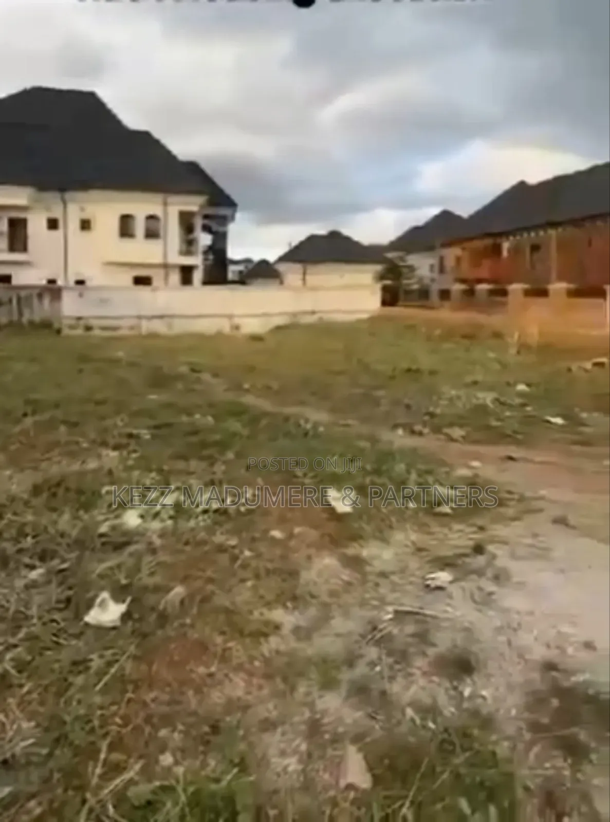 For Sale : 800 Sqmts Land At Wtc Estate Enugu. in Enugu