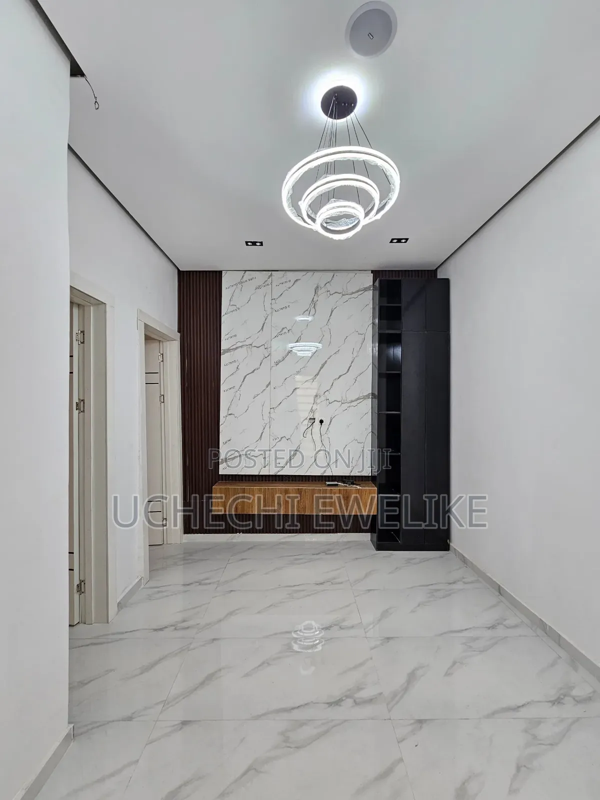 5bdrm Duplex in Chevron for sale in Chevron