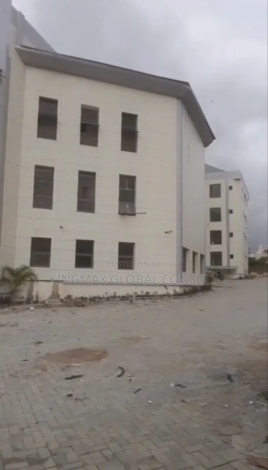 Super Mega Commercial Complex For Sale Location Utako Abuja in Utako