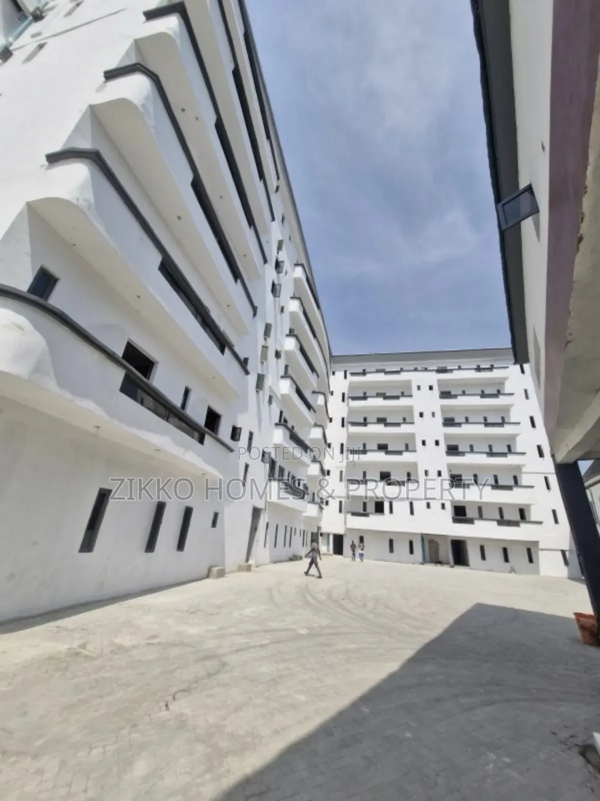 3bdrm Apartment in Chevron Drive for sale in Chevron