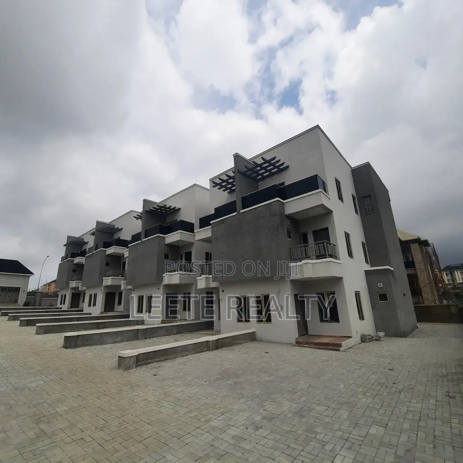5bdrm Townhouse/Terrace in Guzape District for sale in Guzape District