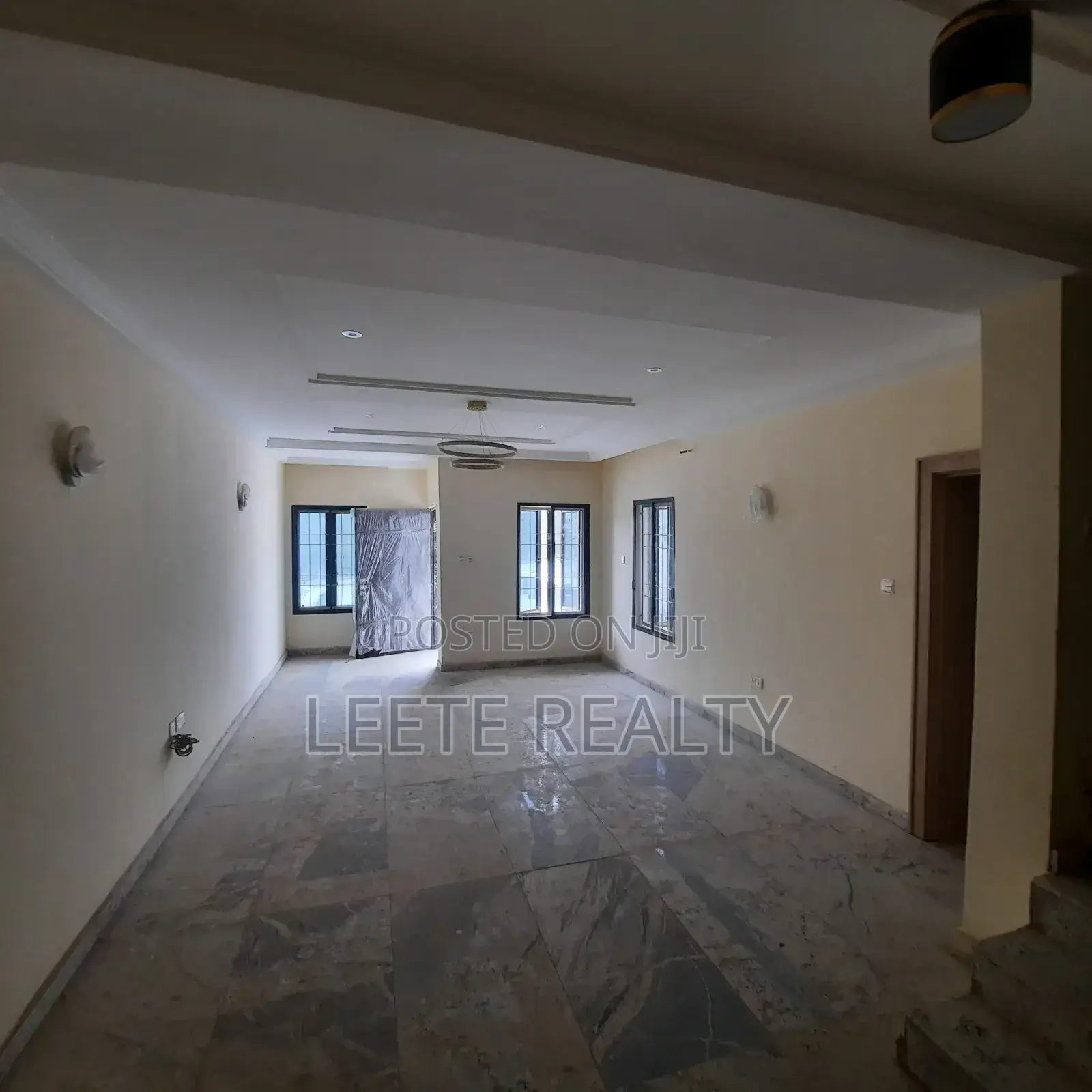 5bdrm Townhouse/Terrace in Guzape District for sale in Guzape District