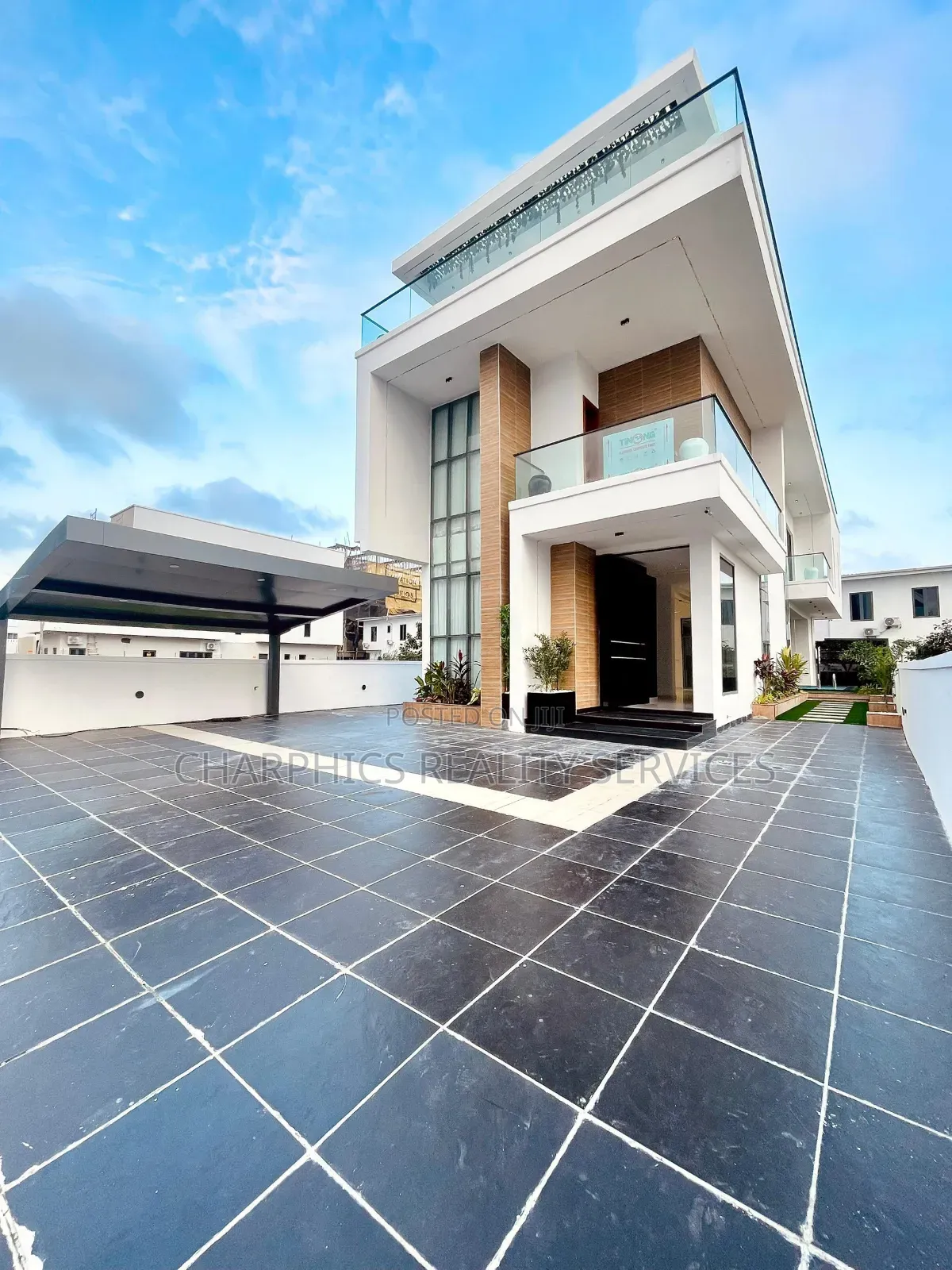5bdrm Duplex in Osapa london for sale in Osapa london