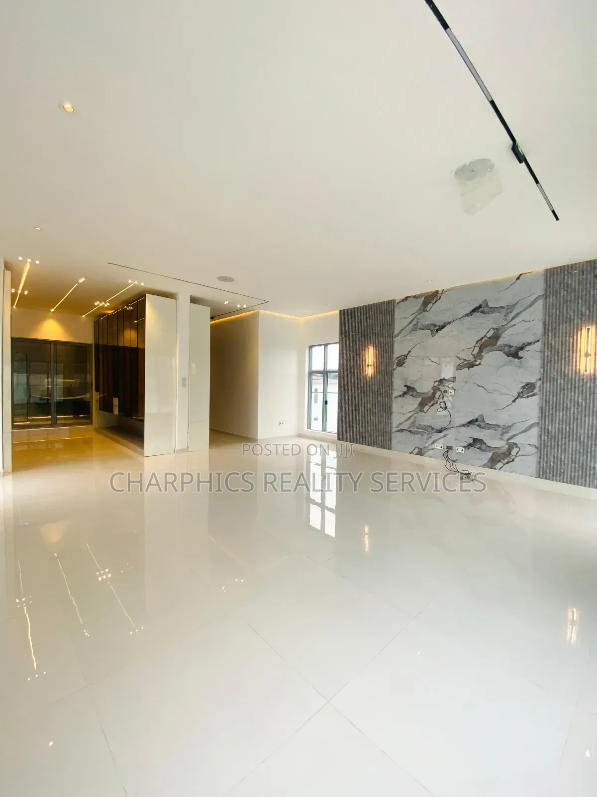 5bdrm Duplex in Osapa london for sale in Osapa london