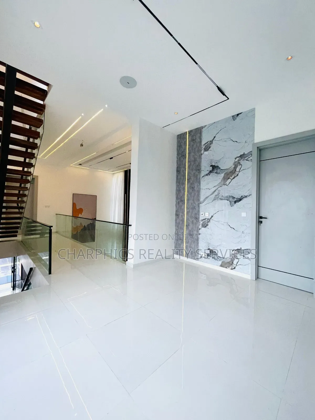 5bdrm Duplex in Osapa london for sale in Osapa london