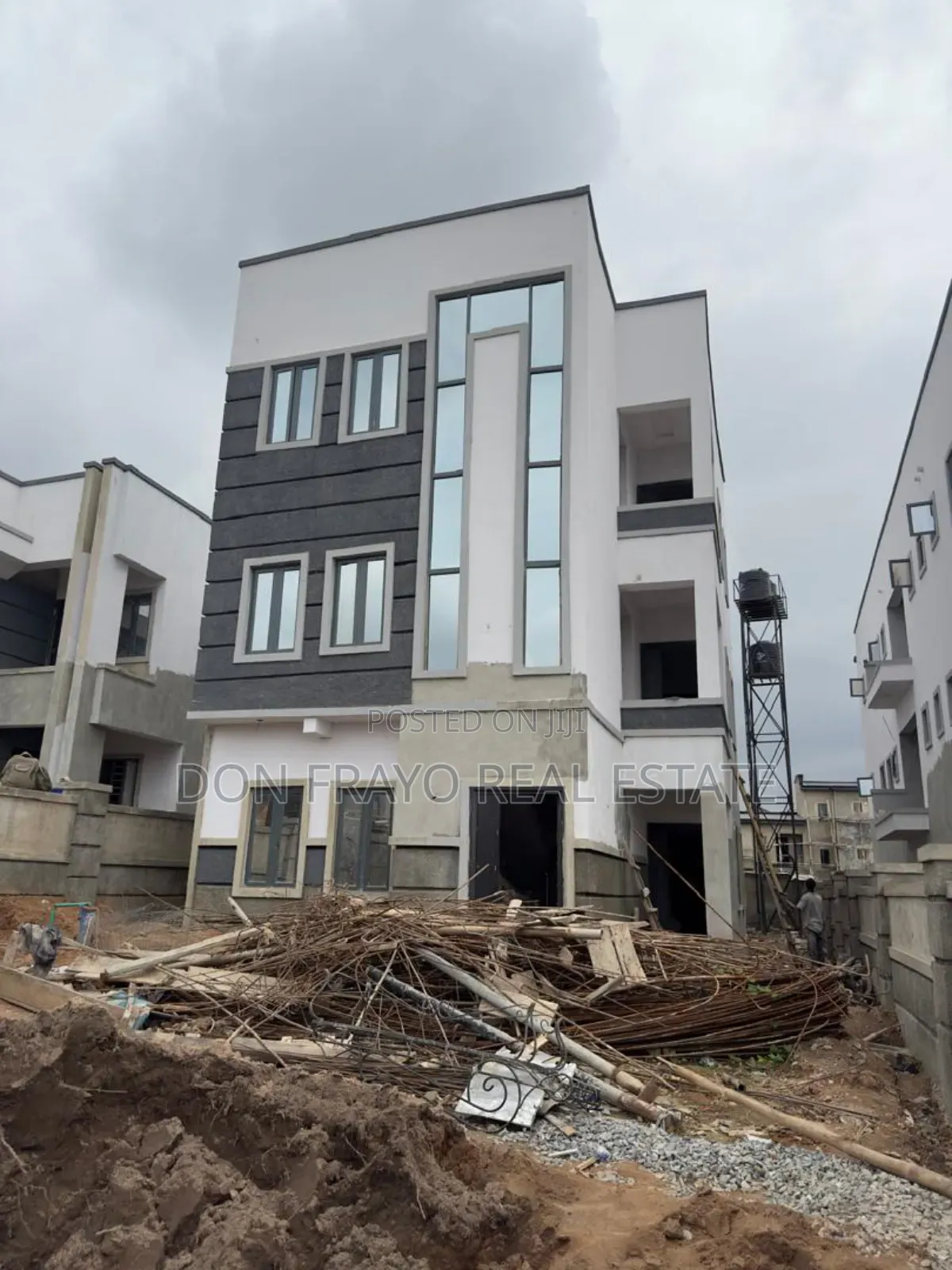 9bdrm Block of Flats in Kolapo Ishola Gra, Akobo for sale in Akobo