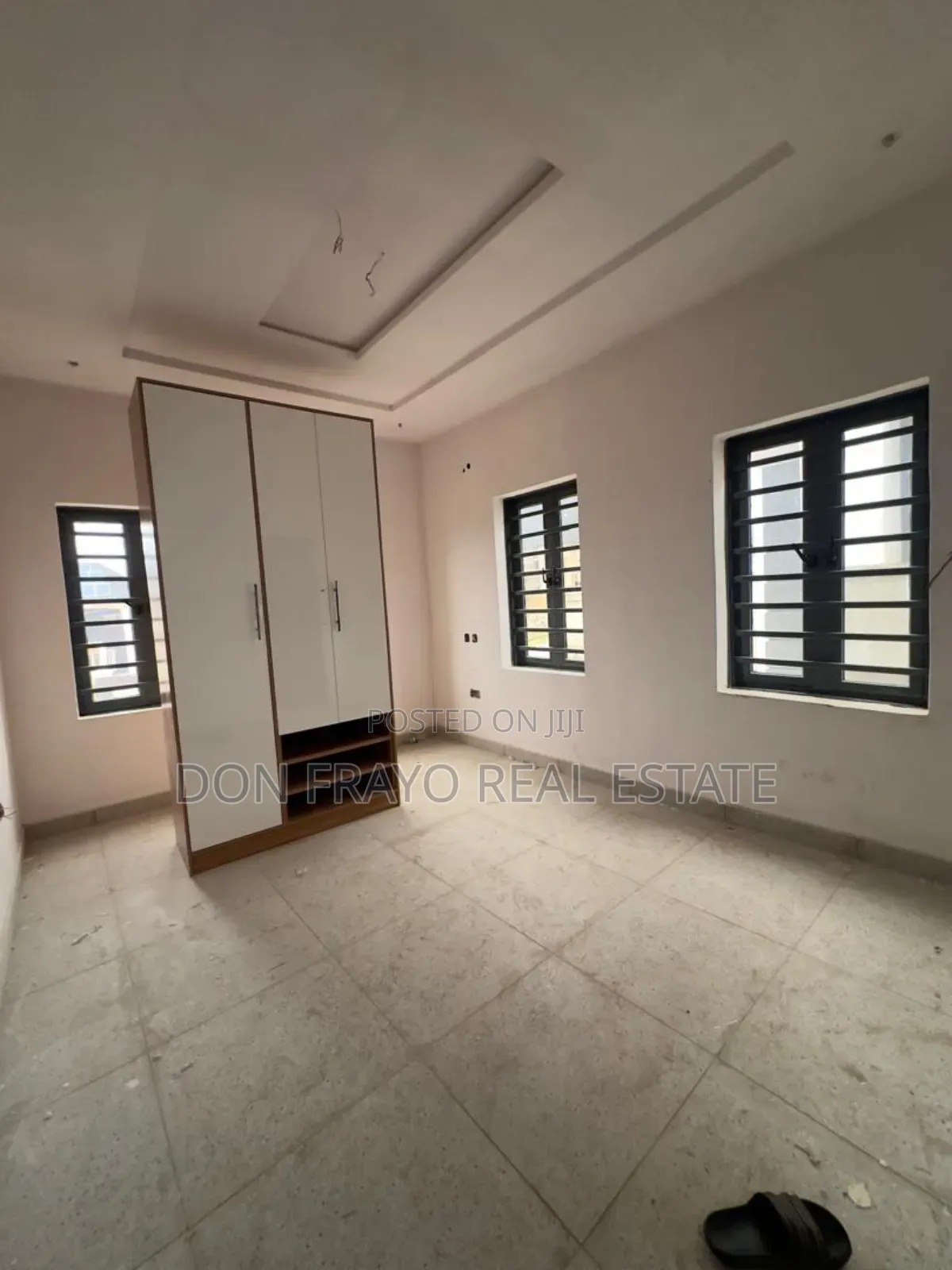 9bdrm Block of Flats in Kolapo Ishola Gra, Akobo for sale in Akobo