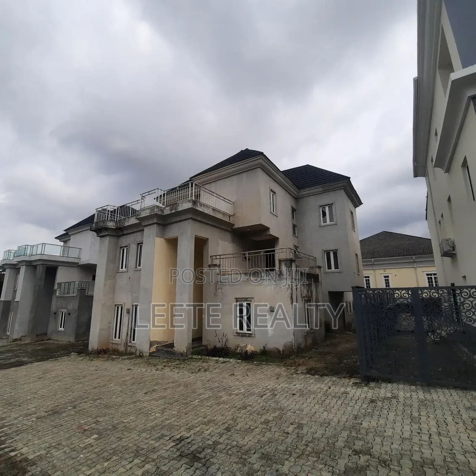6bdrm Duplex in Asokoro for sale in Asokoro