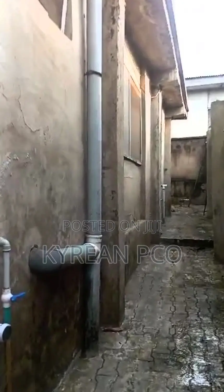 2bdrm Block of Flats in Eyita, Ikorodu for sale in Ikorodu