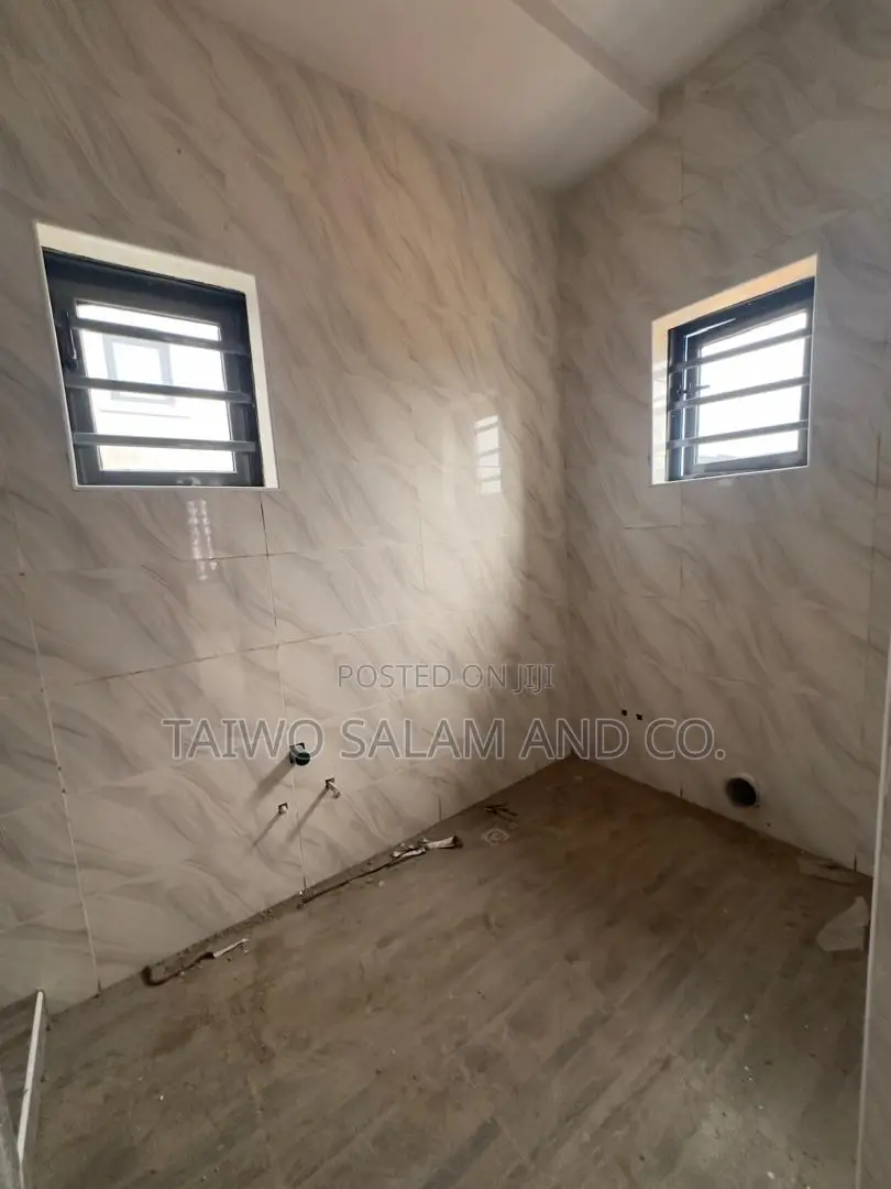 3bdrm Duplex in Akobo for sale in Akobo
