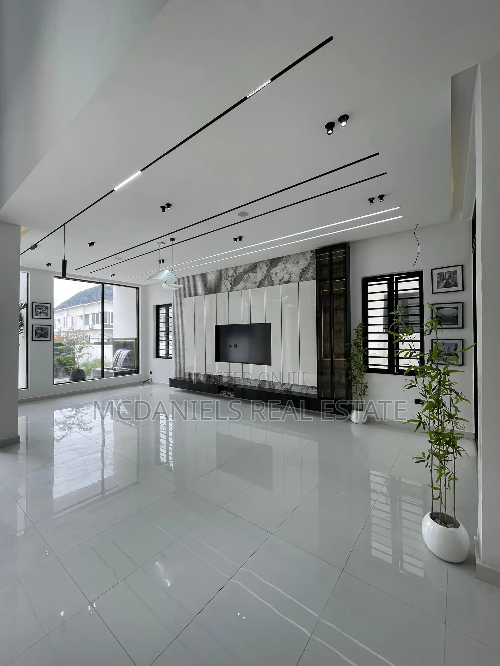 Furnished 5bdrm Duplex in Chevron for sale in Chevron