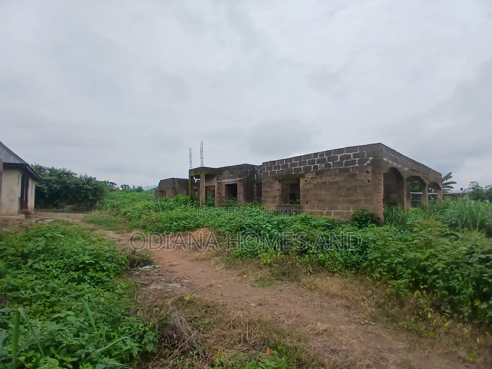 4bdrm Bungalow In Odo-ona Kekere, Ibadan For Sale in Ibadan