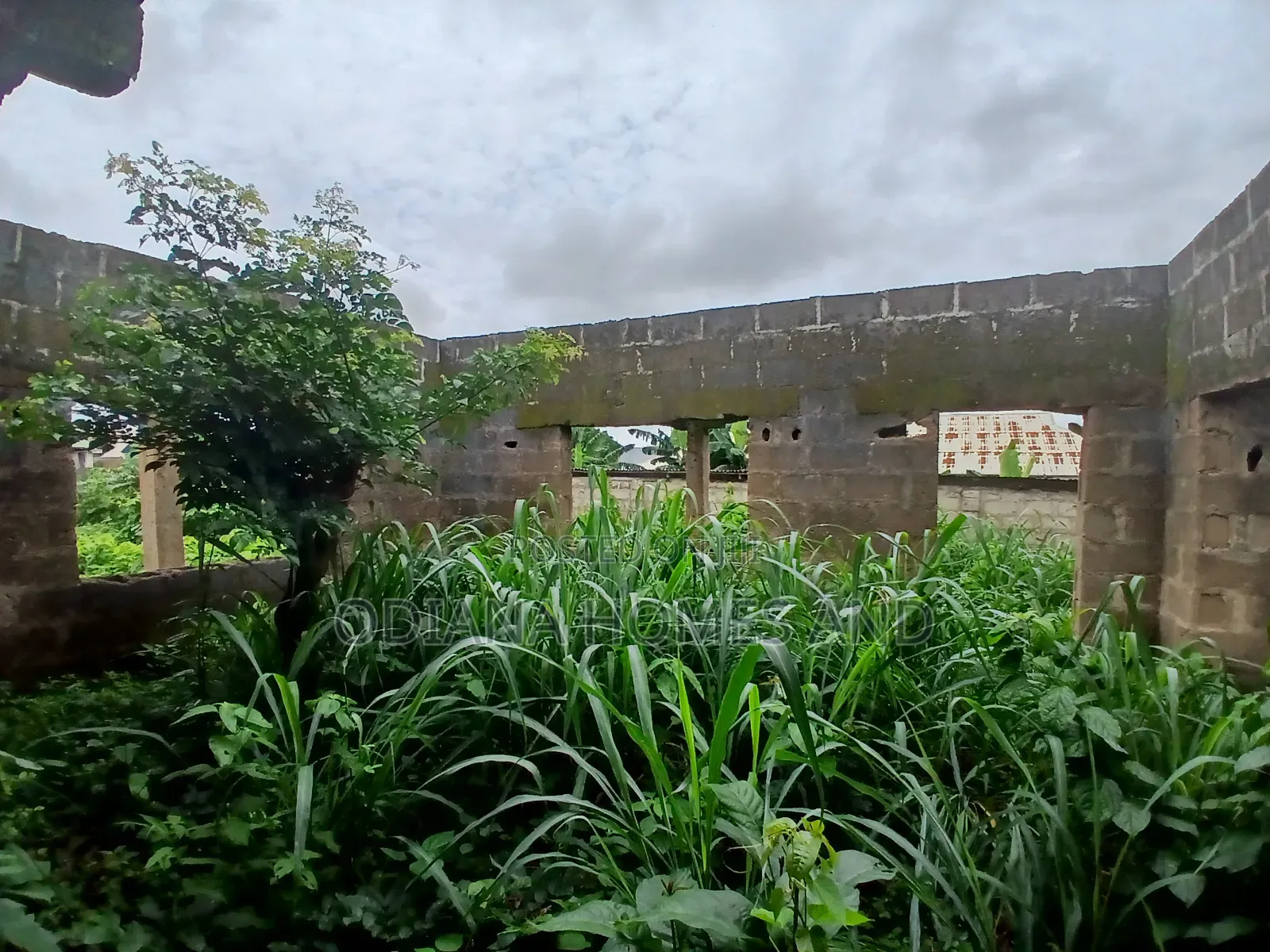 4bdrm Bungalow In Odo-ona Kekere, Ibadan For Sale in Ibadan