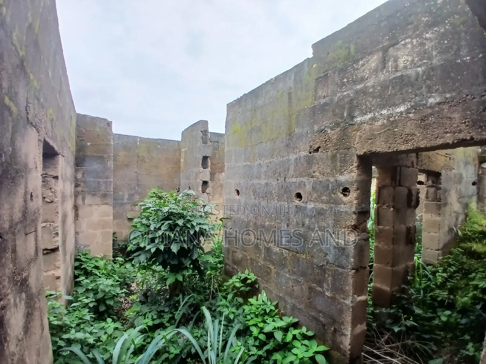 4bdrm Bungalow In Odo-ona Kekere, Ibadan For Sale in Ibadan