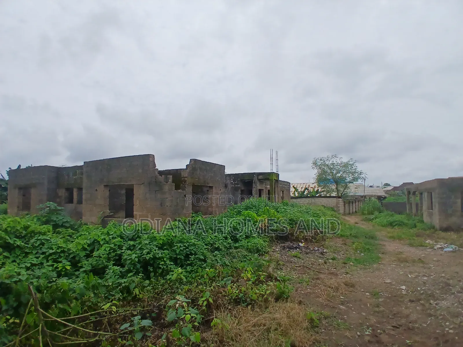 4bdrm Bungalow In Odo-ona Kekere, Ibadan For Sale in Ibadan