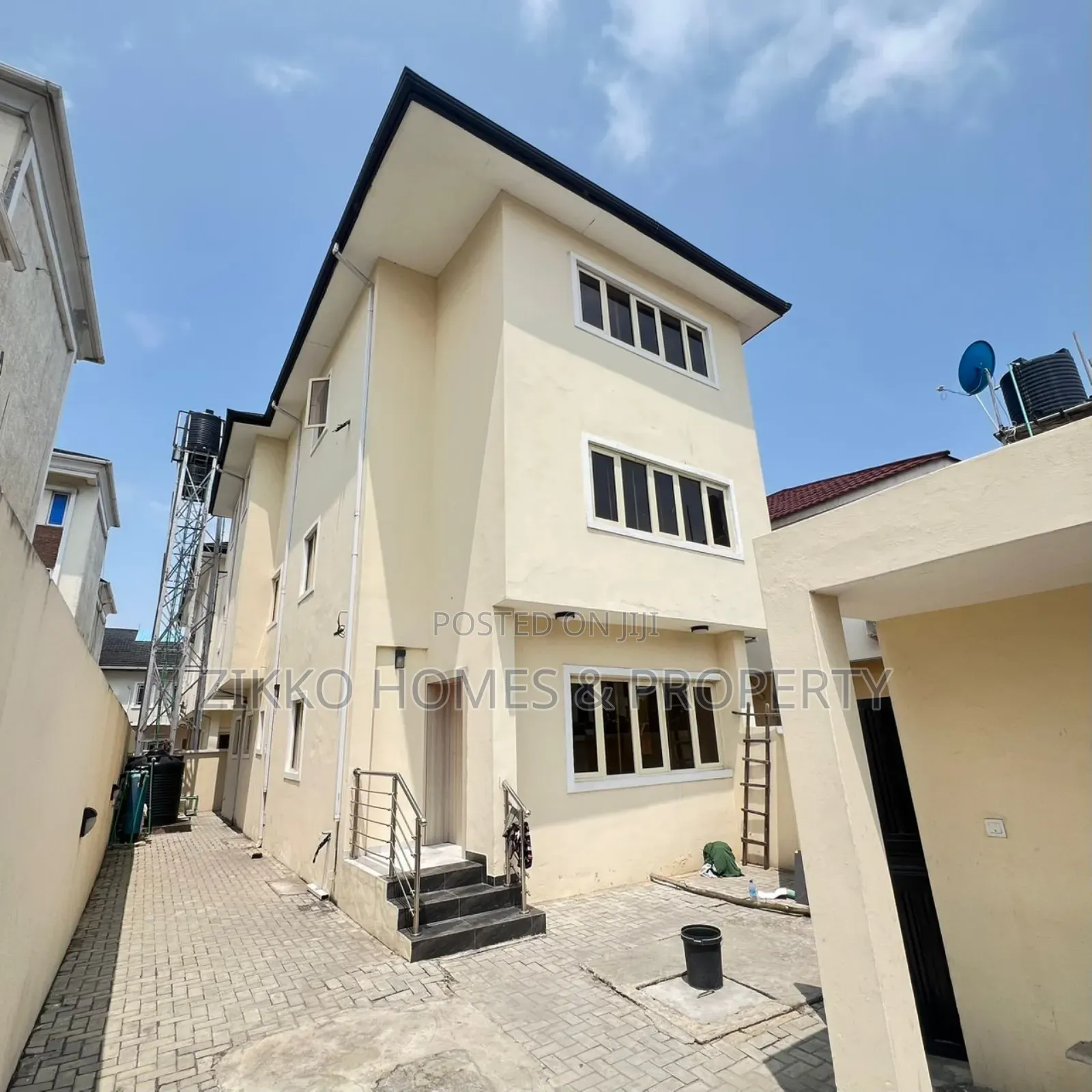 5bdrm Duplex in Agungi, Lekki for sale in Lekki