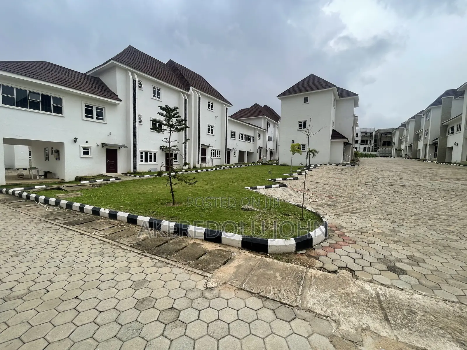 5bdrm Duplex in Guzape District for sale in Guzape District