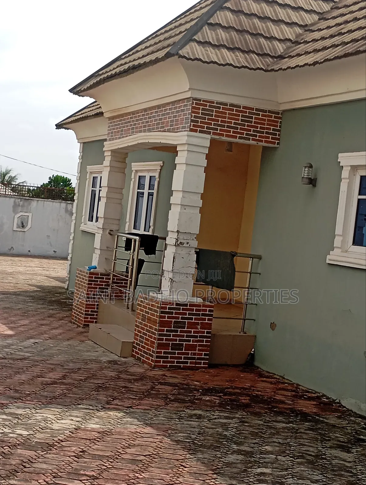 5bdrm Bungalow in Jakarifak Royal Palm, Gberigbe for sale in Gberigbe