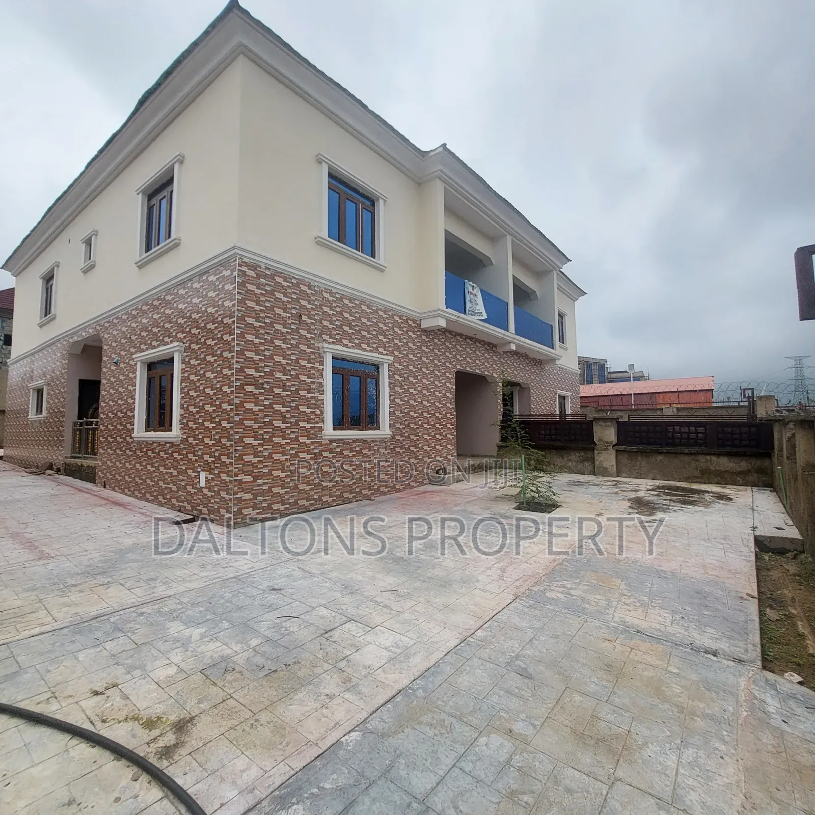 4bdrm Duplex in Royal, Lugbe District for sale in Lugbe District