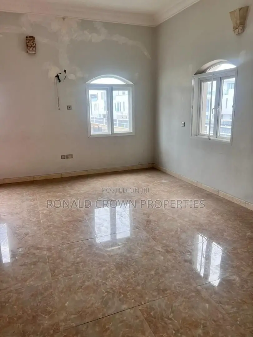 5bdrm Duplex in Osapa london for sale in Osapa london