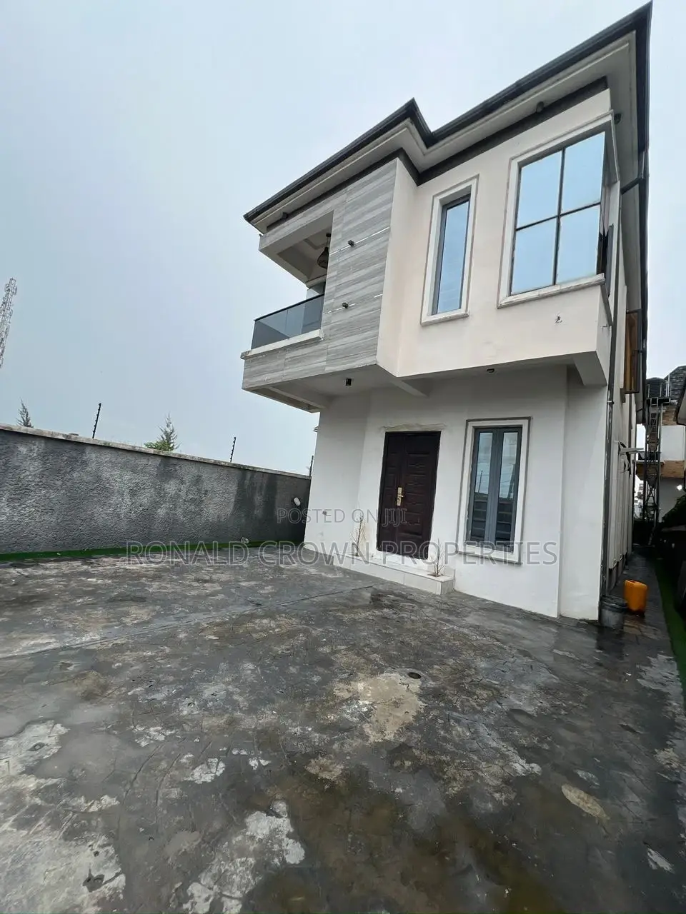 4bdrm Duplex in Ikota for sale in Ikota