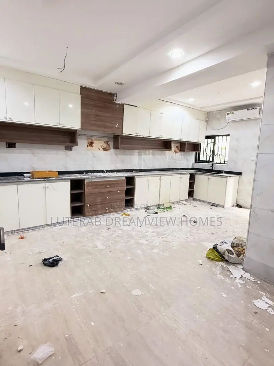 4bdrm Townhouse / Terrace in Fully Tarred Road, Jabi for rent in Jabi