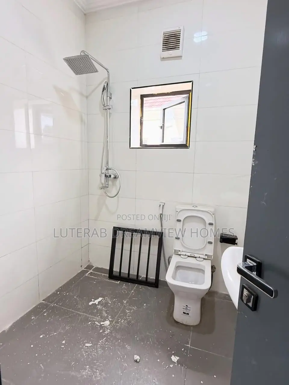 4bdrm Townhouse / Terrace in Fully Tarred Road, Jabi for rent in Jabi