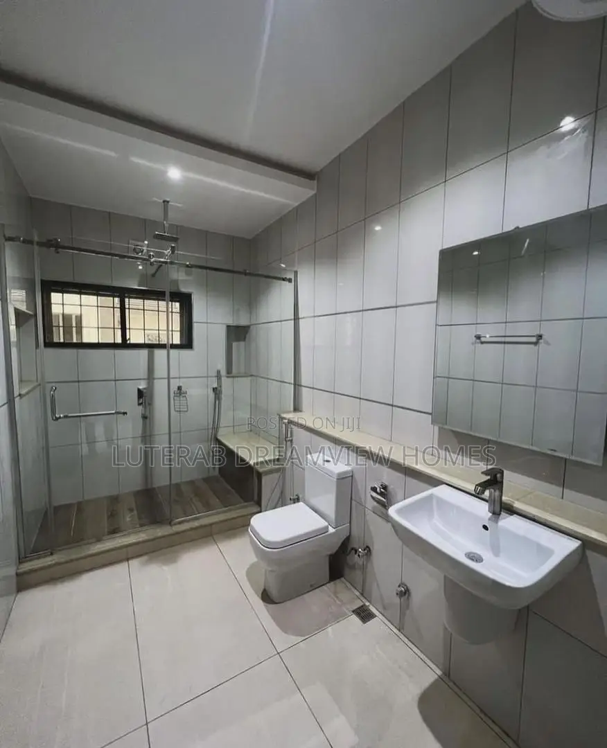4bdrm Duplex in Tarred Road, Guzape District for rent in Guzape District