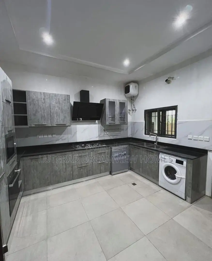 4bdrm Duplex in Tarred Road, Guzape District for rent in Guzape District