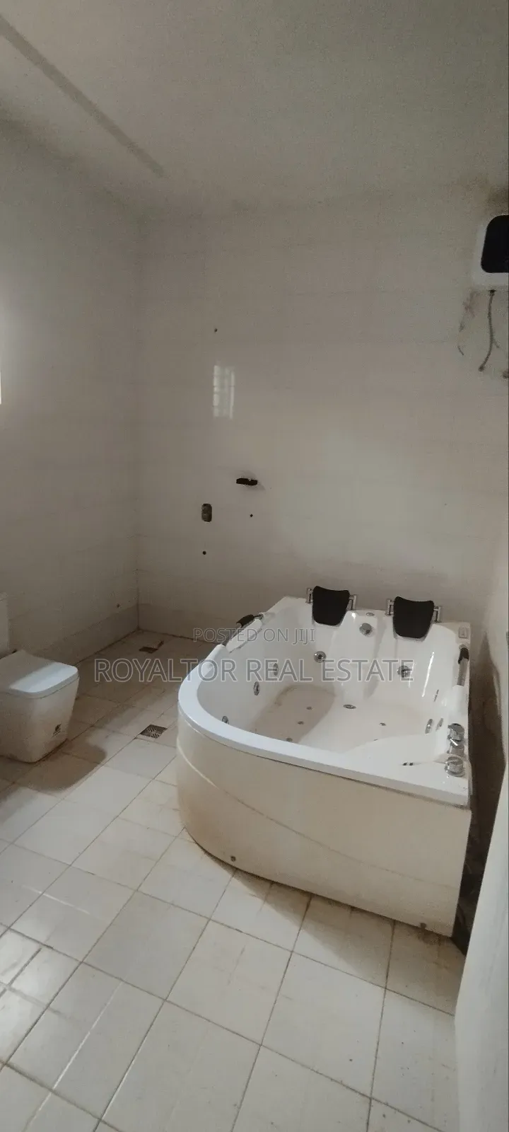 4bdrm Bungalow in Royaltor Real Estate, Benin City for sale in Benin City
