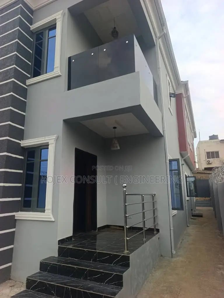 5bdrm Duplex in Ogba for sale in Ogba